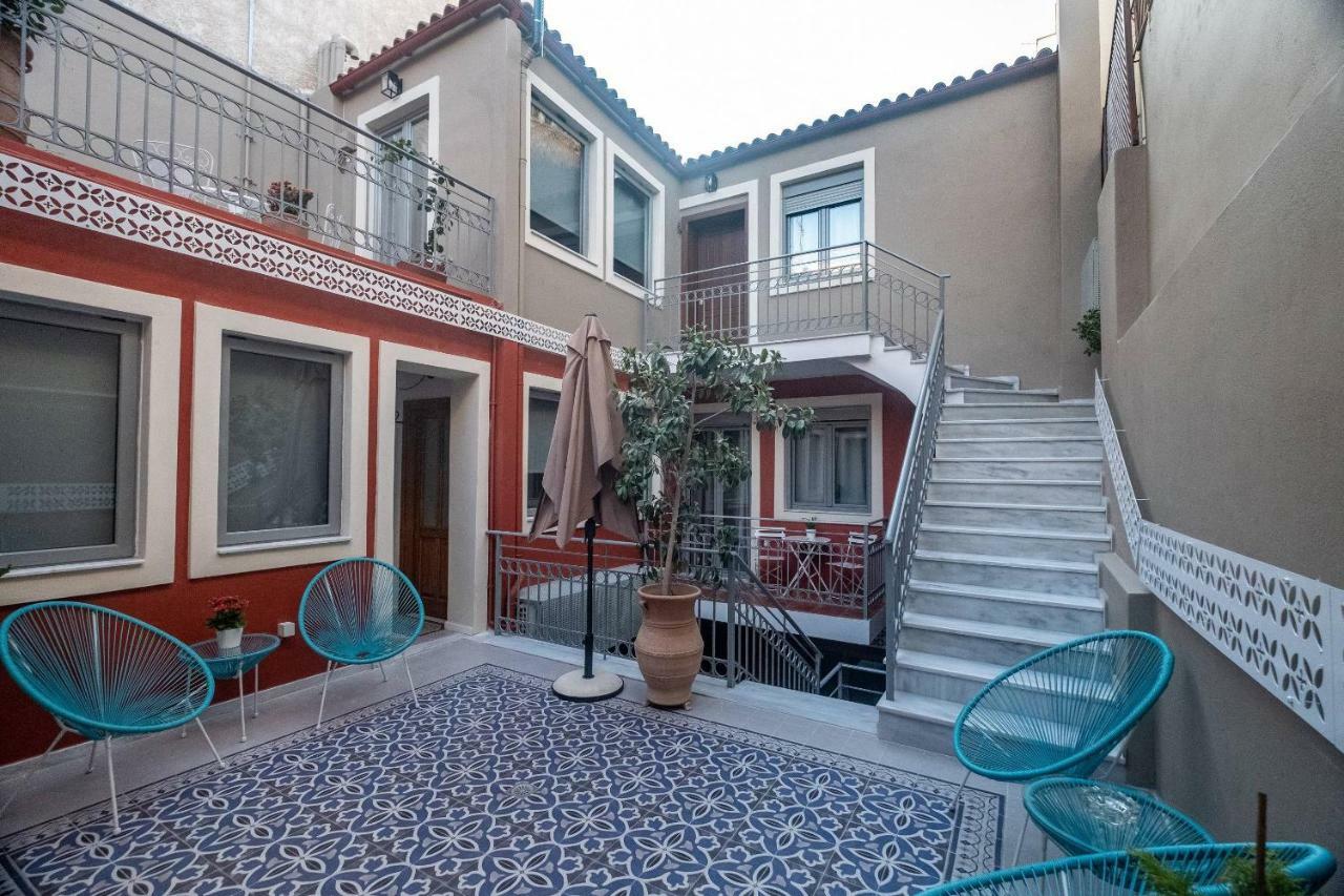 Athenian Yard Ateny